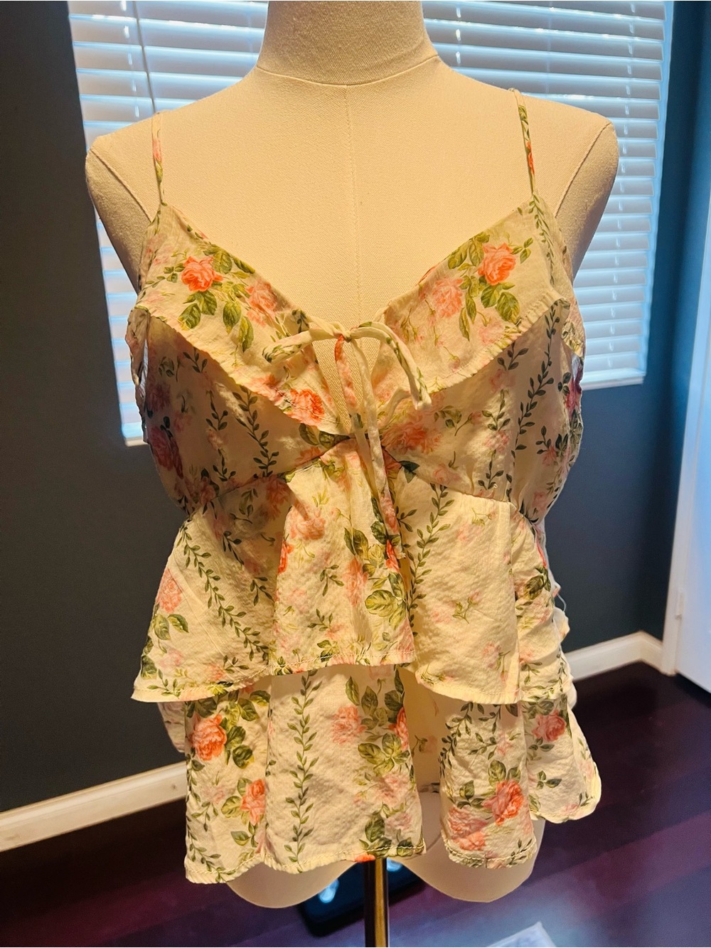 Floral Tiered Ruffle Tie-Front Cami Top - Cream/Pink Adjustable straps. Size XL
